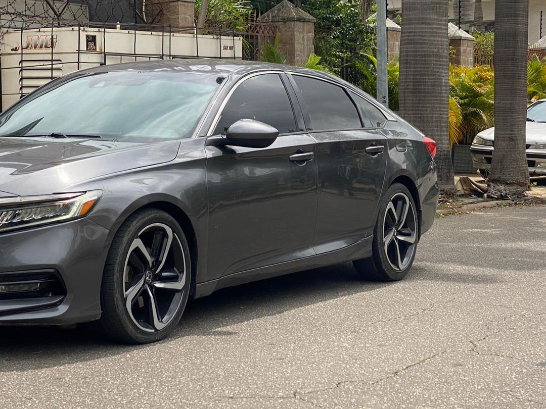 WisdomalikA's tweet photo. HONDA ACCORD!
MODEL: 2019
DIRECT BELGIUM
PRICE💰25 MILLION
LOCATION 📍 ABUJA
#Dollar
#congratulation Pooja
#Nigeria police
#mosis bliz
#Rodri https://t.co/qgKXDgLyue