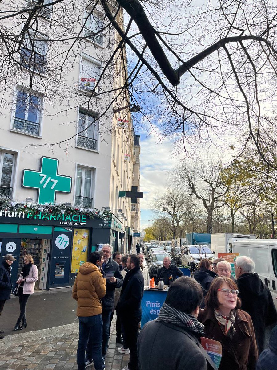 maudgatel's tweet photo. Les #ParisEspresso, c’est reparti ! A l’écoute des Quatorziens sur leurs priorités pour Paris. 

Un immense merci à toute l’équipe des Engagés qui brave le froid pour recueillir les nombreuses contributions. ☕️ https://t.co/w7wUiULY2p