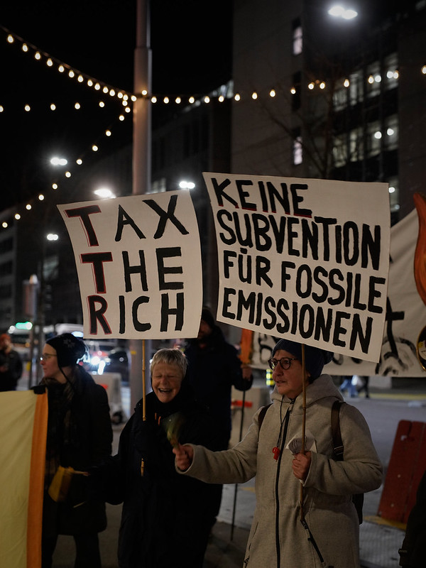 DROP Fossil Subsidies (@dropfossil) on Twitter photo 🪧Sei Laut für Klimagerechtigkeit 🌍🌱
🌎Klimagerechtigkeit für alle Menschen auf der ganzen Welt!
🤝Mitglieder verschiedener Zürcher Klimagruppen nahmen an der Protest teil und brachten ihre Banners, Flyers und Stimmen, um Stärke in Vielfalt zu zeigen.
<a href="/Debt4ClimateCH/">Debt for Climate Switzerland</a> 🪧Sei Laut für Klimagerechtigkeit 🌍🌱
🌎Klimagerechtigkeit für alle Menschen auf der ganzen Welt!
🤝Mitglieder verschiedener Zürcher Klimagruppen nahmen an der Protest teil und brachten ihre Banners, Flyers und Stimmen, um Stärke in Vielfalt zu zeigen.
<a href="/Debt4ClimateCH/">Debt for Climate Switzerland</a>