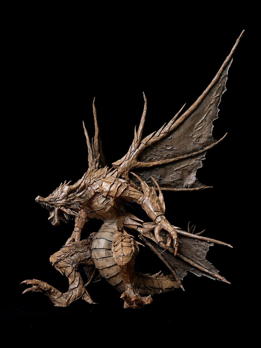 NBO26551241's tweet image. 新作です！
ダンボールで作ったドラゴン
「バハムートΧ（カイ）」です。
名前の由来でもあるX字に展開する四枚の羽根が特徴。
制作期間約2ヶ月。

#ダンボールアート