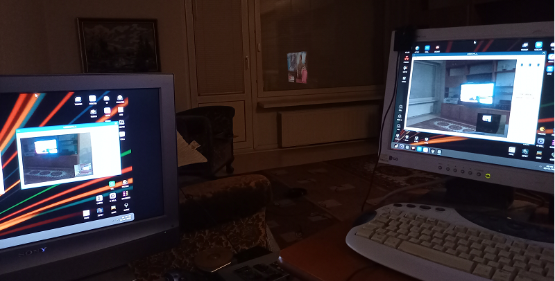 MenuetOS64bit's tweet image. Webcall between two Menuet computers.