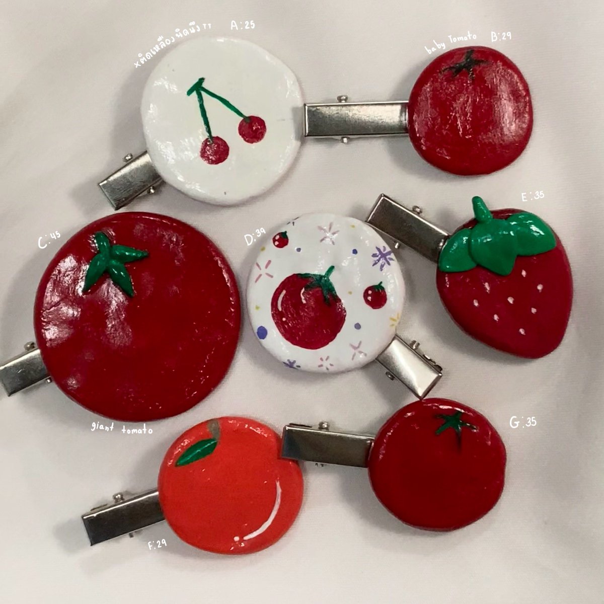 bOrnwithapril's tweet photo. 🍓🍒hair clips🍊🍅

— A 25 *🍒
— B 29🍅
— C 45🍅
— D 39🍅
— E 35🍓
— F 29🍊
— G 35🍅
( have only one! )
˚₊·—̳͟͞͞ ✿ ready to ship ✅

📮only 40 bth 
buy 150 free shipping 📦

* เนื่องจากเป็นงานhand made 100% อาจมีตำหนิจากสี การปั้น การระบายสี ขอคนเข้าใจและรับได้นะคะ 🥹⭐️ https://t.co/cKCYhpPtzp