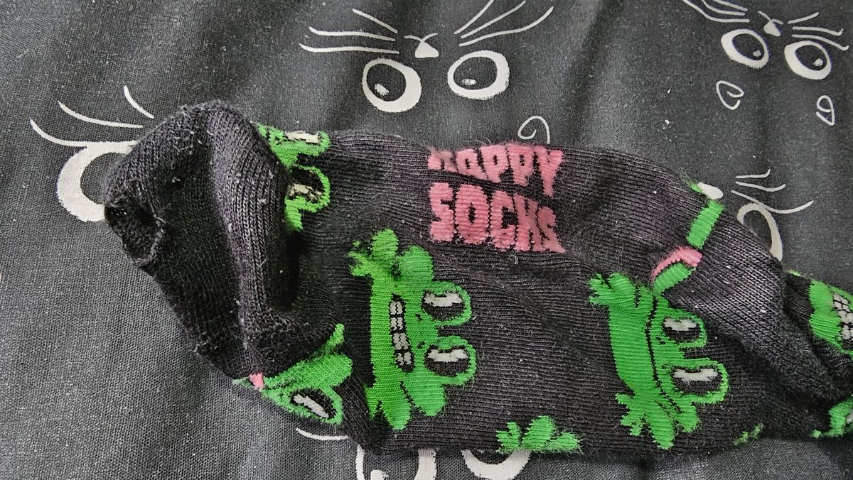 mazzonline's tweet photo. Bought these from the Happy Socks shop in Barcelona less than 2 months ago and worn less than 5 times, and they have a hole in already. Not happy as Happy Socks are all I wear #feelingDisappointed #Happysocks @HappySofficial https://t.co/bja4Wcuvv0