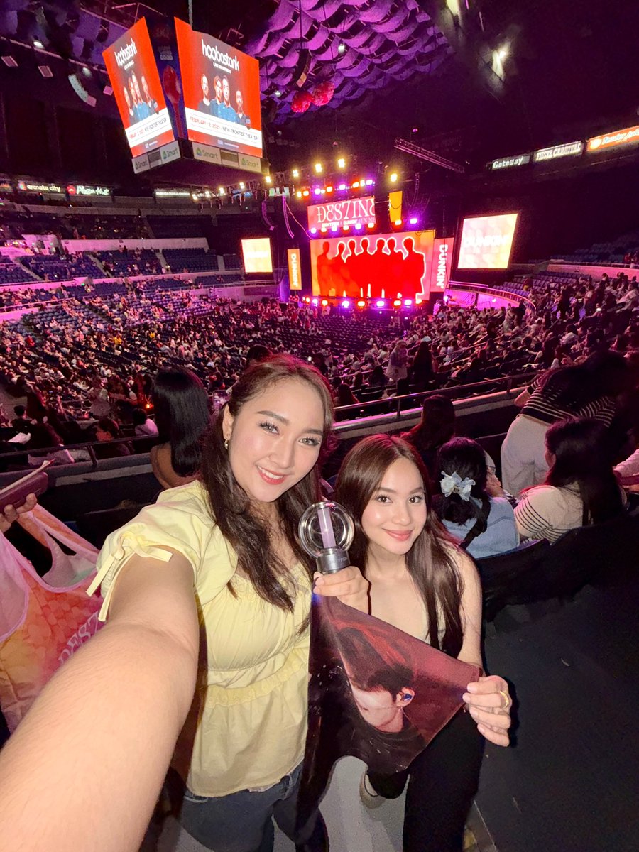prkjsxo's tweet photo. yesterday was so fun!! wasn't supposed to go, but so glad i did!! miss you guys already @ENHYPEN_members 🥹🩷 thank you so much @dunkinph for giving us such an amazing funmeet! all of us had fun 🫶🏻

#ENHYPEN 
#DES7INED_ENHYPEN_with_DUNKINPH https://t.co/cuTaiSoqwS
