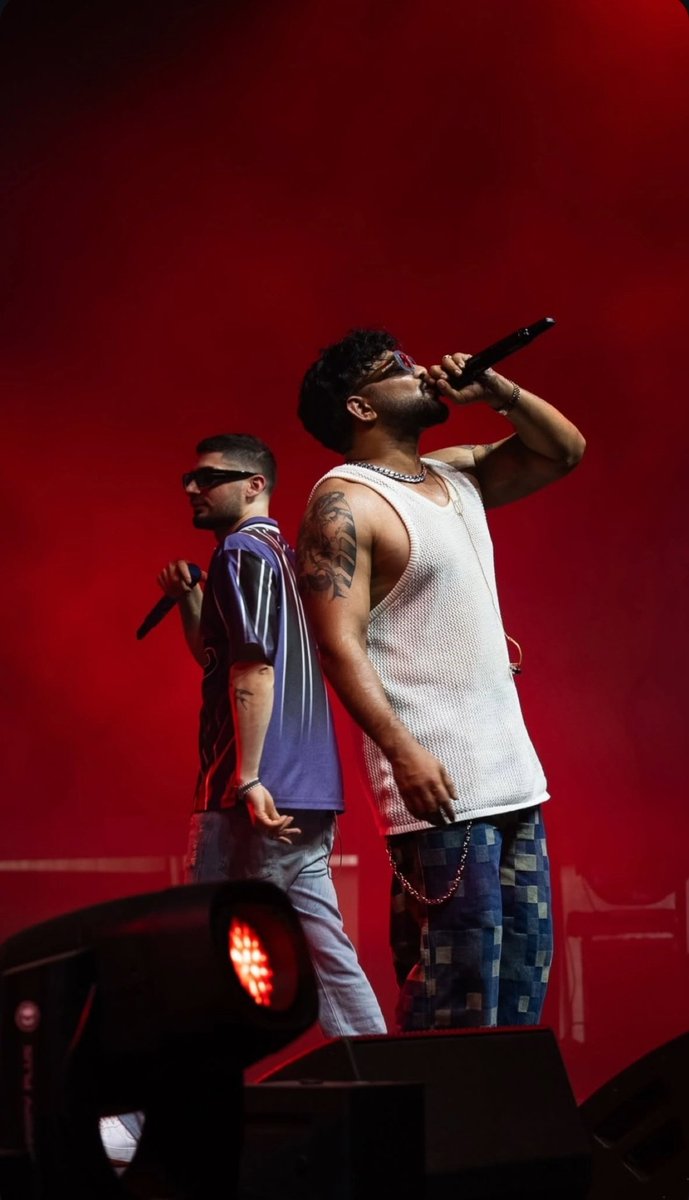 krishRaa10's tweet photo. @raftaarmusic  ⚔️ @realkrsna 🔥 https://t.co/0T0cy04ElW