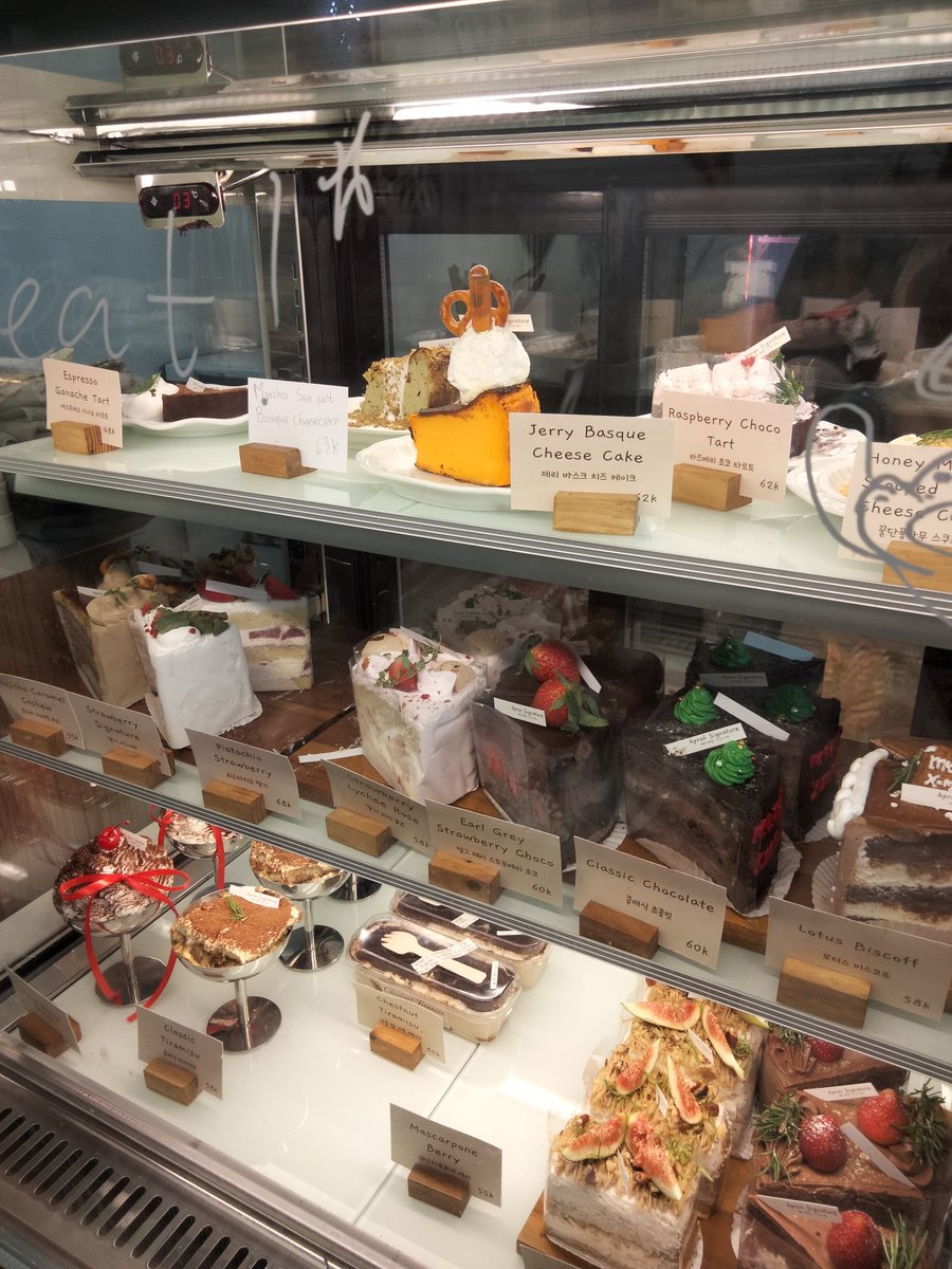 aintiptoe's tweet image. saturday-night! 🌟