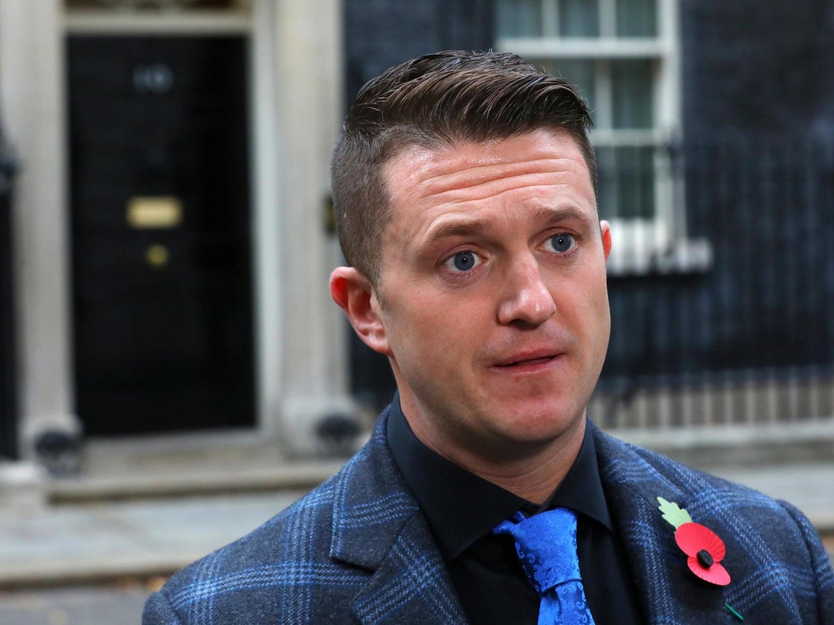 TRobinsonNewEra's tweet photo. ADMIN POST. 

Tommy has now spent 40 days in total isolation out of 18 months.

Christmas alone, away from his family. 

His "crime"?

As legacy media and politicians pushed one narrative, he investigated, and found out it was far more corrupt.

His findings are right here on 𝕏 https://t.co/jO1Gh1EZKE