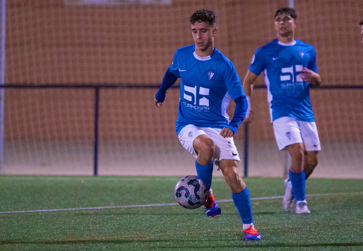 Mucha fuerza Dieguito! Esperemos que todo quede en un susto 

#AquiNoSeRindeNadie 💪🏼