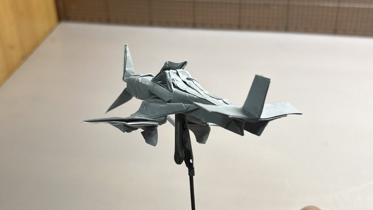 dmc_origami's tweet photo. 一応別アングルとか
4枚目は学校で即興創作したときのやつ https://t.co/0dDArJvi4k