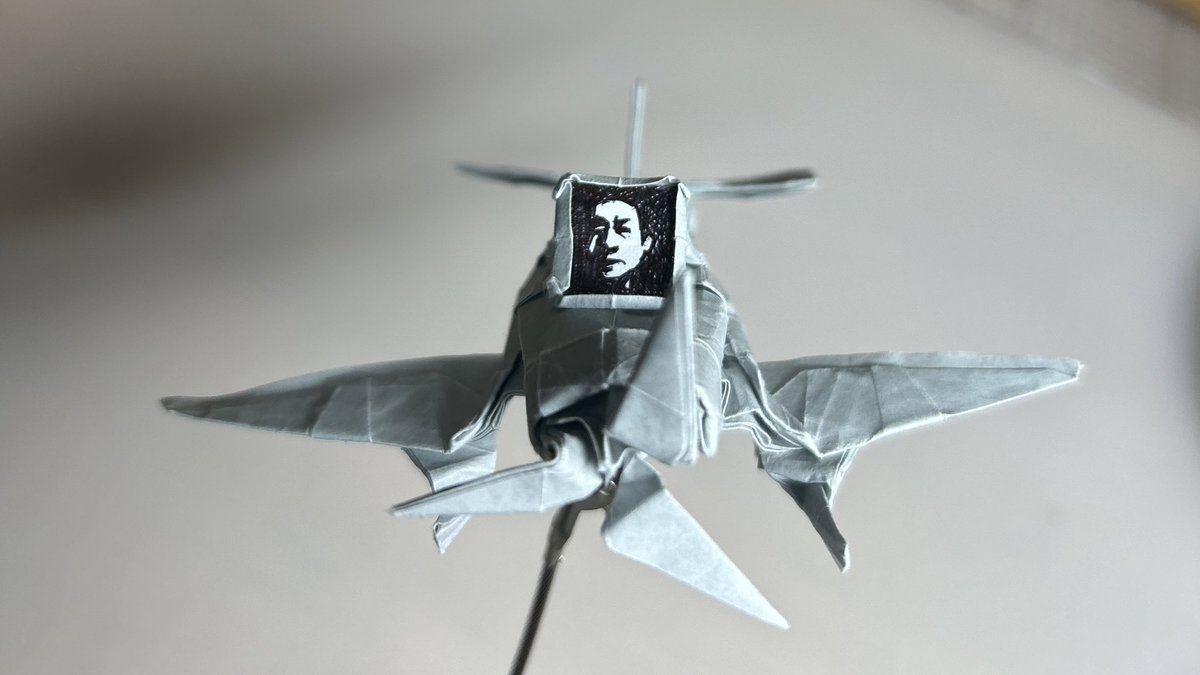 dmc_origami's tweet photo. 一応別アングルとか
4枚目は学校で即興創作したときのやつ https://t.co/0dDArJvi4k