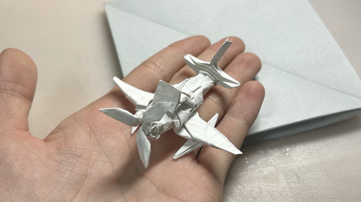 dmc_origami's tweet photo. 一応別アングルとか
4枚目は学校で即興創作したときのやつ https://t.co/0dDArJvi4k