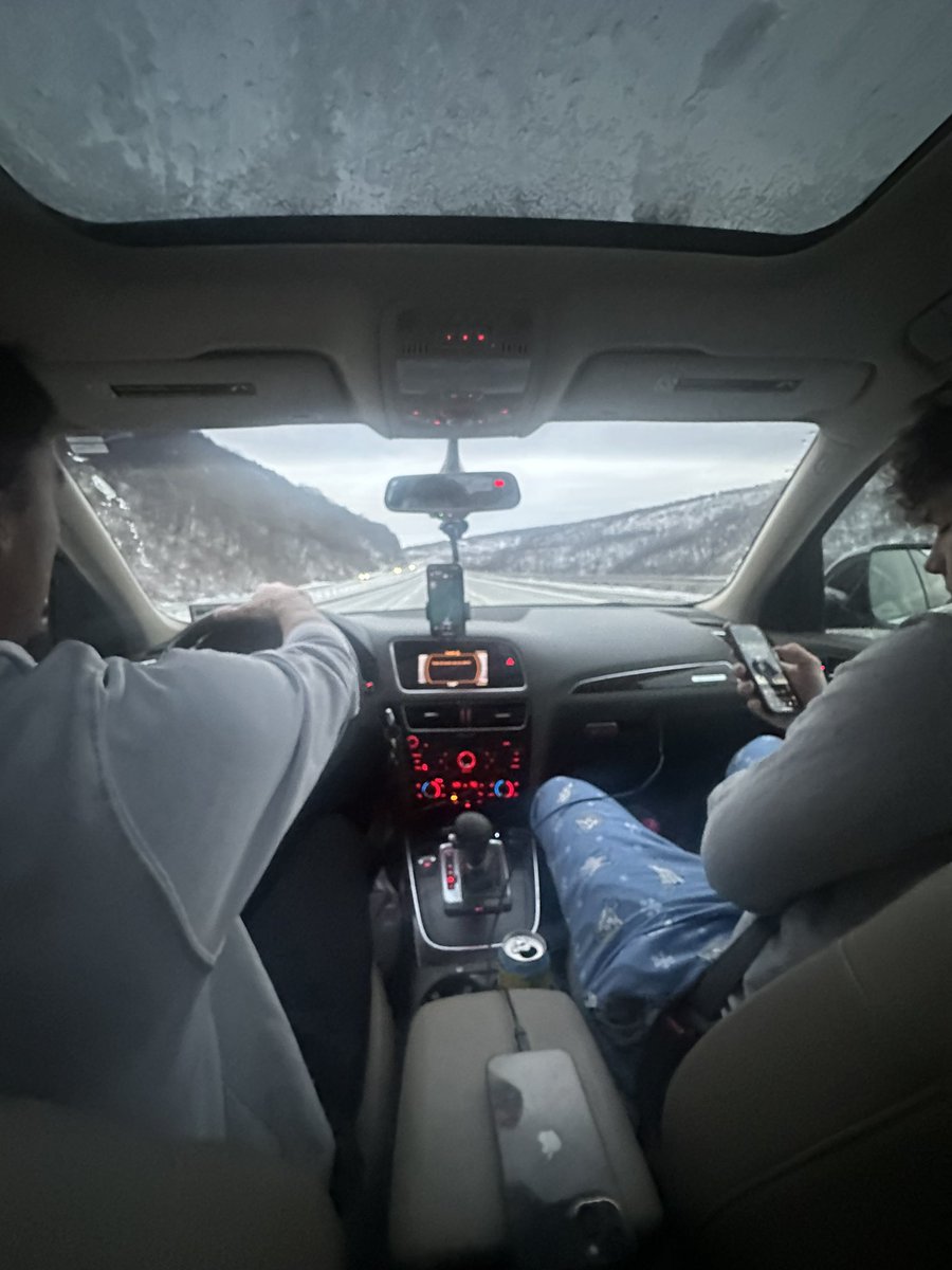 ryansmith31_'s tweet photo. off to the B1Gs https://t.co/o9QJpInnOj