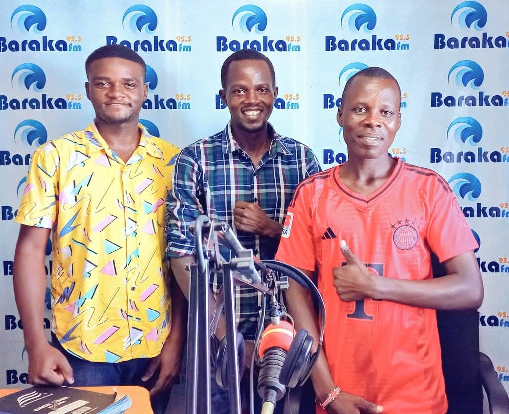 BarakaFmKe's tweet photo. #Buruspoti #RiddimTime 
@djslimkid254
#OchiengEric
@kibambavictor7
95.5Msa 99.3Mld
https://t.co/xuGIPnXd8U
 📲0722 479 800/0733 579 800 
SMS/WhatsApp 0748 312 175 https://t.co/8YFmarSBlN