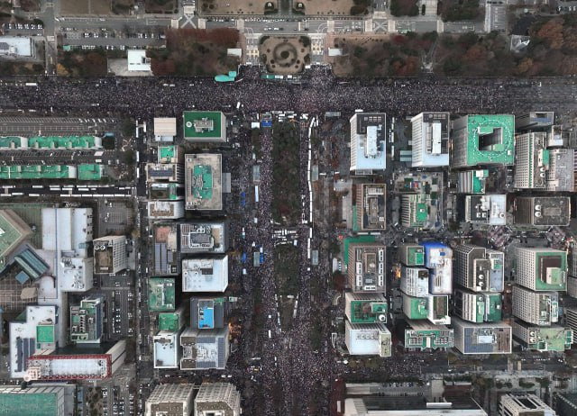 "될 때까지 모인다. 그렇게 만들어진 나라니까"

출처 : 유튜브 '새날' 텔레그램 채널