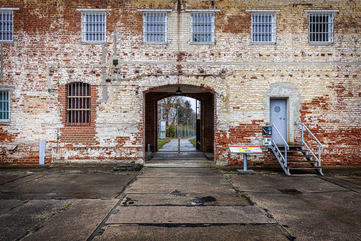 ideengruen's tweet image. #Fotoshooting und #Videodreh der neue Ausstellung &quot;HAFT – ZWANG – WILLKÜR – Vom Jugendgefängnis zum Frauenzuchthaus 1933-1945&quot; im #Menschenrechtszentrum #Cottbus e.V.. Ein eindringlicher Einblick in die düstere Geschichte der #Haftanstalt während der #NS-Zeit.