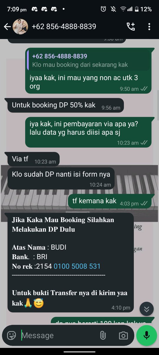zellesai's tweet photo. ‼️HELP RT BIAR GAK ADA KORBAN LAGI‼️

PENIPUAN PENGINAPAN!!!

sebelumnya maaf bgt kalo berantakan, bikin thread ini biar aware aja buat yg lain mskpun ak tau uangnya gaakan balik

PENIPU PAKAI AKUN BANK BRI 
NO REK 2154 0100 5008 531 BUDI
REK LAIN 20517087885930008 https://t.co/xhxV4F4vpx
