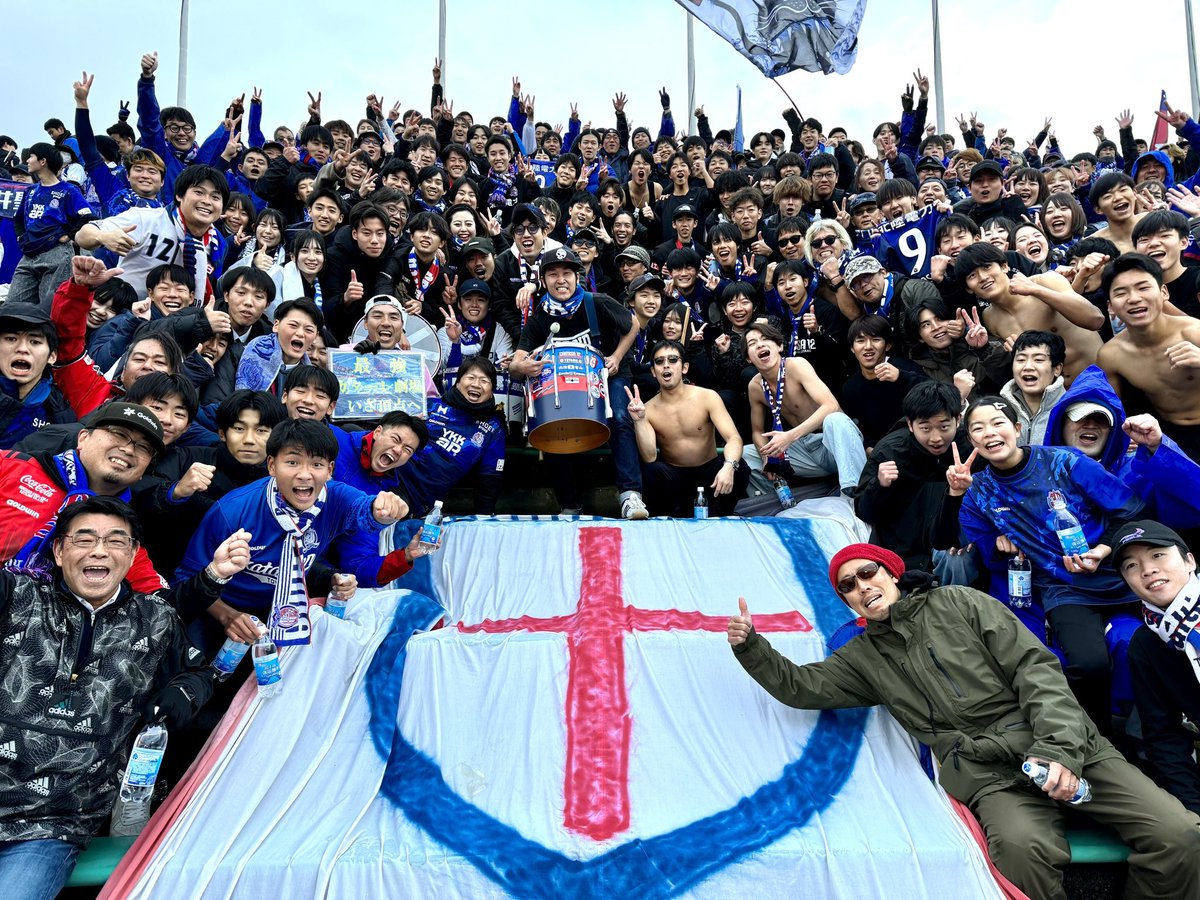 zoo6izzi's tweet photo. 富山 2-2 松本

ゴール裏に通い始めて9年目にしてようやく昇格
長かった、、

1年間お疲れ様でございます‼️ https://t.co/vVVa8eWQ8H