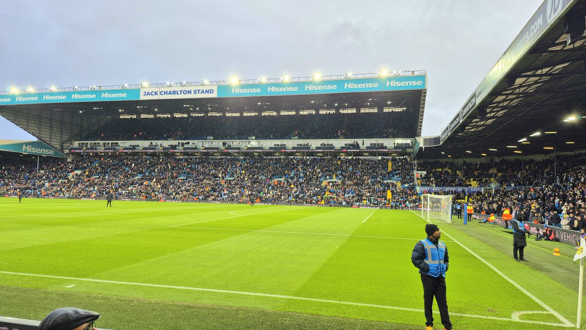StevenPashley's tweet photo. #dcfc 🐏🤍🖤 https://t.co/5LnJeNf1Wc