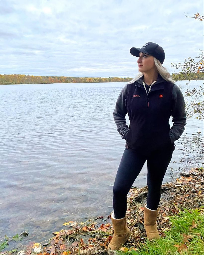 Just enjoying the view 🍂 and staying warm 😉……