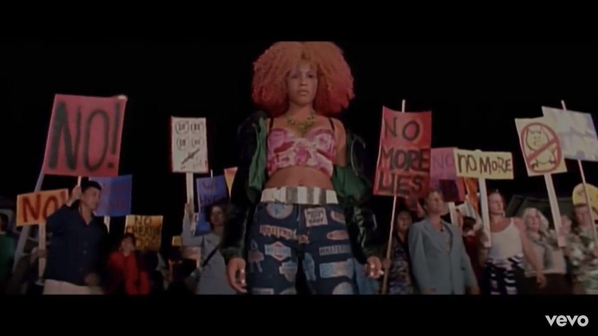 elmusicfeelings's tweet image. 💿🎧 Il y a 25 ans, #Kelis sortait son 1er album devenu un classique. Le début de sa collaboration avec les #Neptunes avec des singles iconiques comme "Get Along With You" ou encore "Caught Up There".
Il aura marqué toute une ère.
👉 Vos préférées dans ce disque?