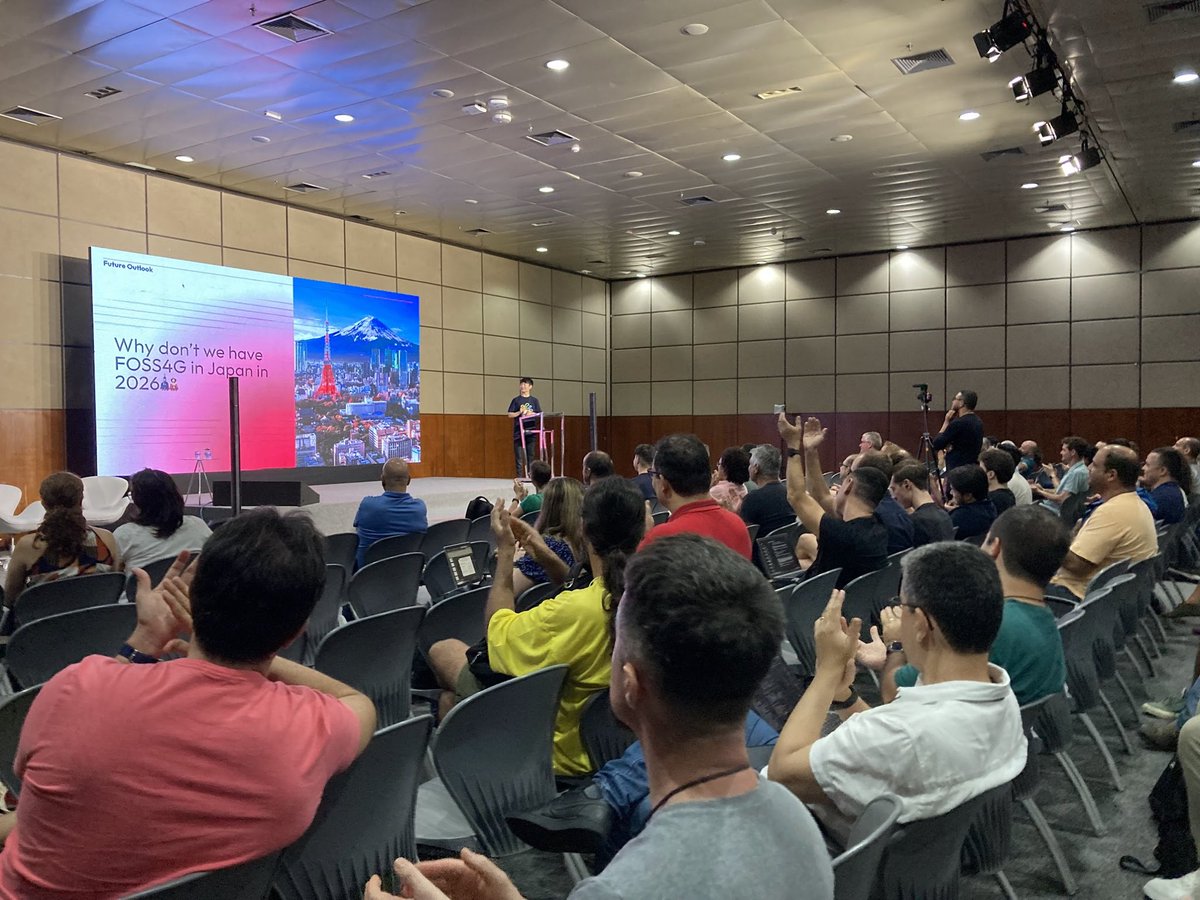 eukaryaofficial's tweet image. FOSS4G Belem 1日目のメインセッションに参加!🎉
ダイヤモンドスポンサーセッションに続き、CMS/Flowの紹介の発表をしました✨
さらに、ブースも出展中!たくさんの方が立ち寄ってくれて大盛況です😊
#FOSS4G #FOSS4G2024 #ReEarth