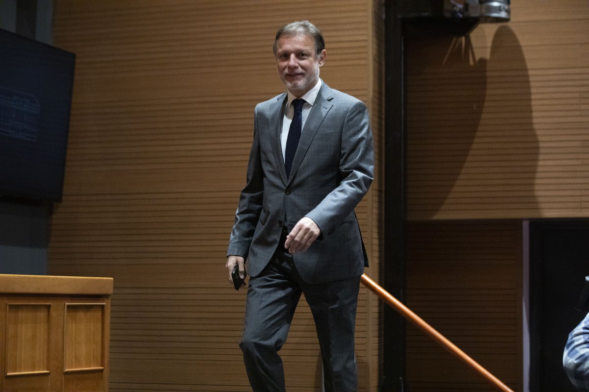 HDZ_HR's tweet photo. Hrvati su još jednom vidjeli zašto #HDZ 3x zaredom pobjeđuje na izborima, a Cirkus #SDP 3x gubi. Ali i kako je pravna struka „zašamarala“ Milanovića. #SaborRH je 2/3 većinom izabrao 10 sudaca #USUD &amp; tako spriječio ozbiljniju ustavnu krizu. ➡️ https://t.co/wsEn1UAKOL https://t.co/NzmDiImC2H