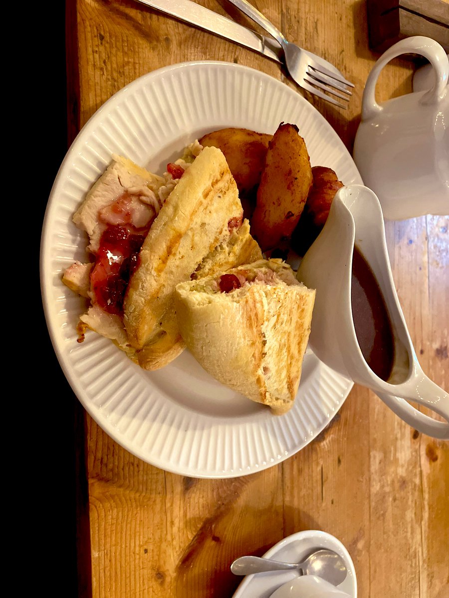 KanishkaNarayan's tweet image. Barry and the Vale have the world’s best range of independent shops!

I got my #smallbizsaturday celebration in early, with a return to Maggie Jo’s.

Festive turkey panini and festive knitting to go with it 🎄💛