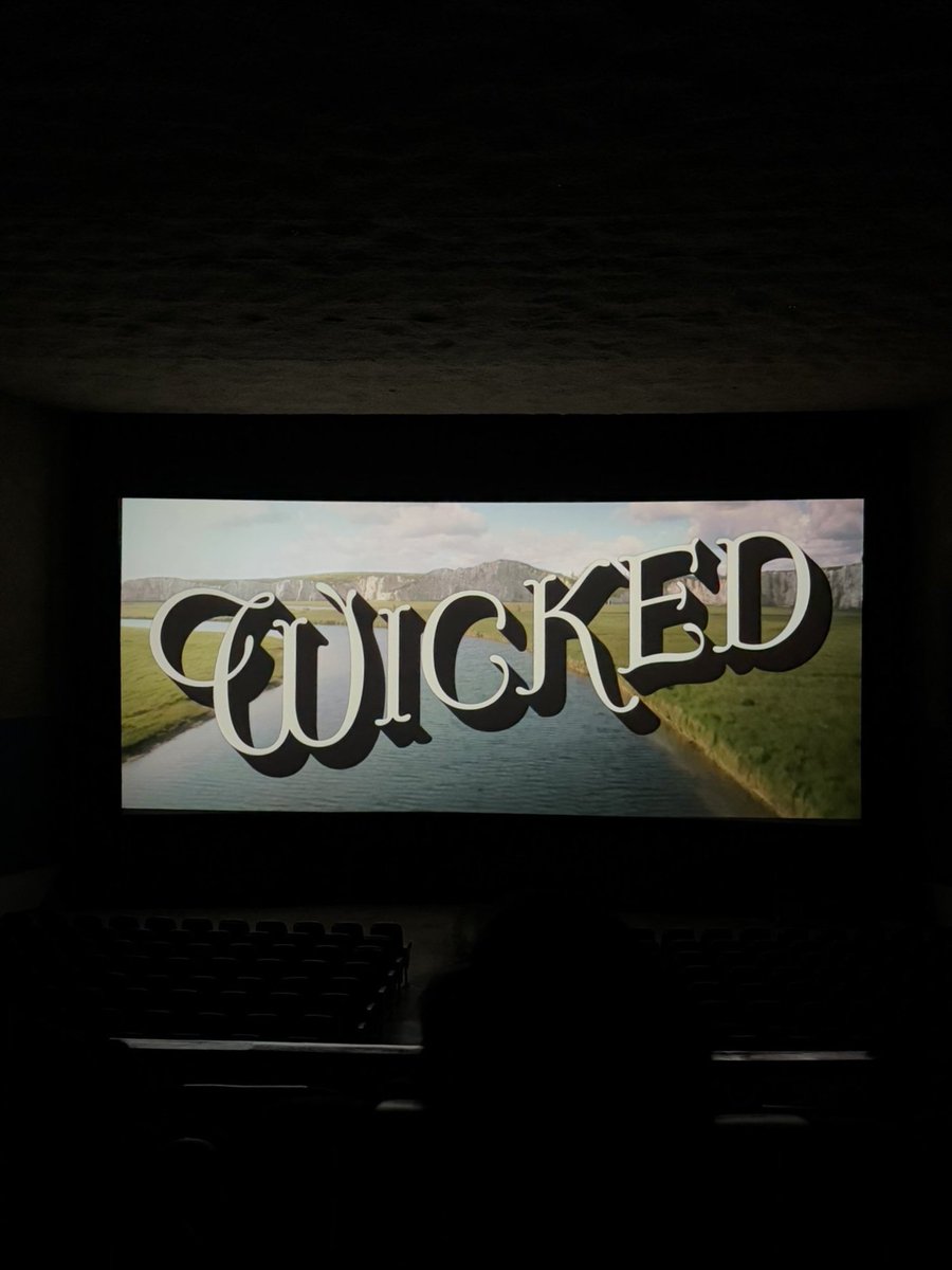 amazing_epoy's tweet photo. We're gonna go #DancingThroughLife #WickedMovie #Wicked #LastFullShow #AlterLipa #MovieNight https://t.co/9jS9cDVH5V