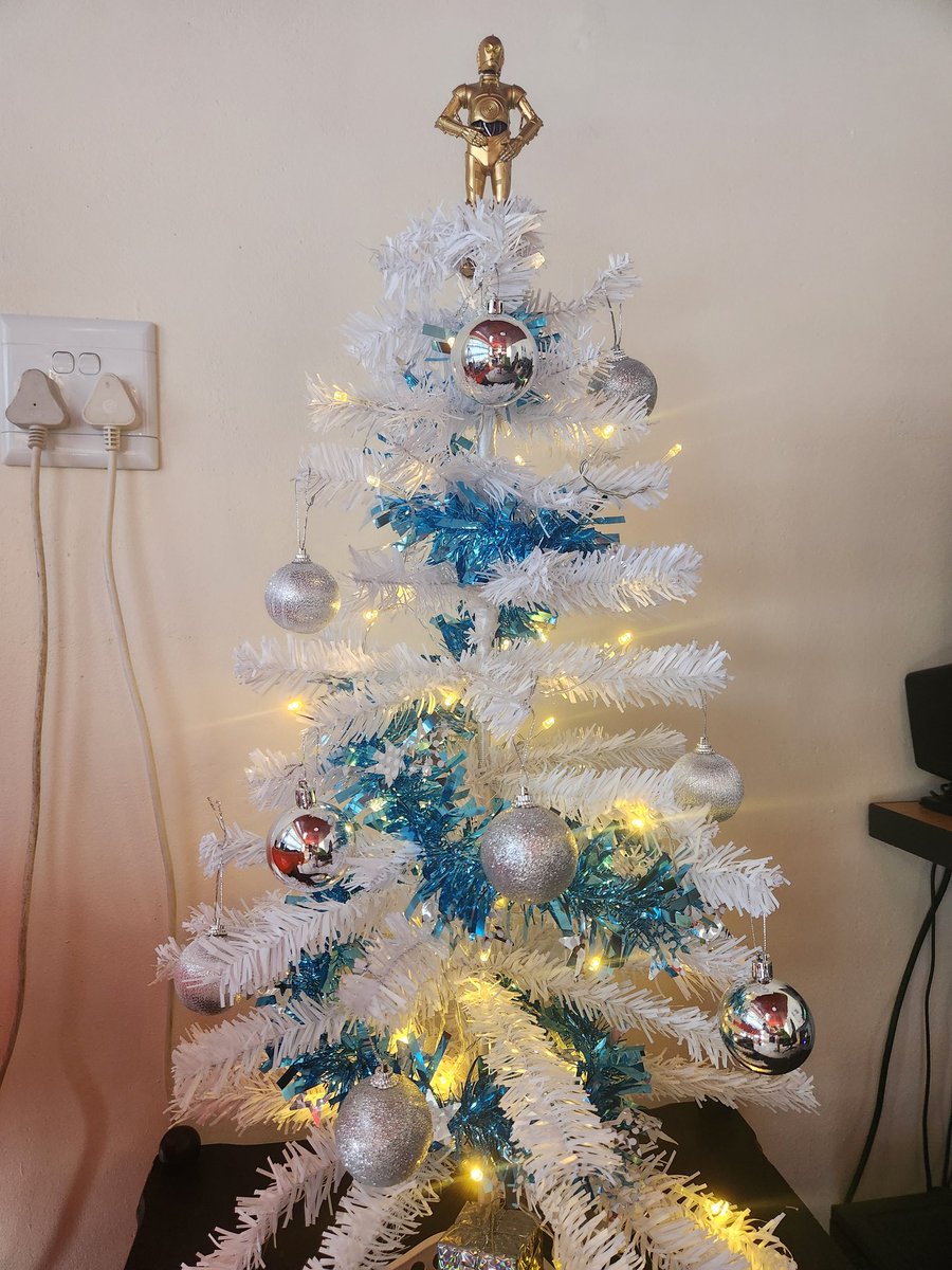 PixelGiraffid's tweet photo. Only true fans know why @ADaniels3PO belongs on the top of my tree. https://t.co/DHBmm1Z8Lr