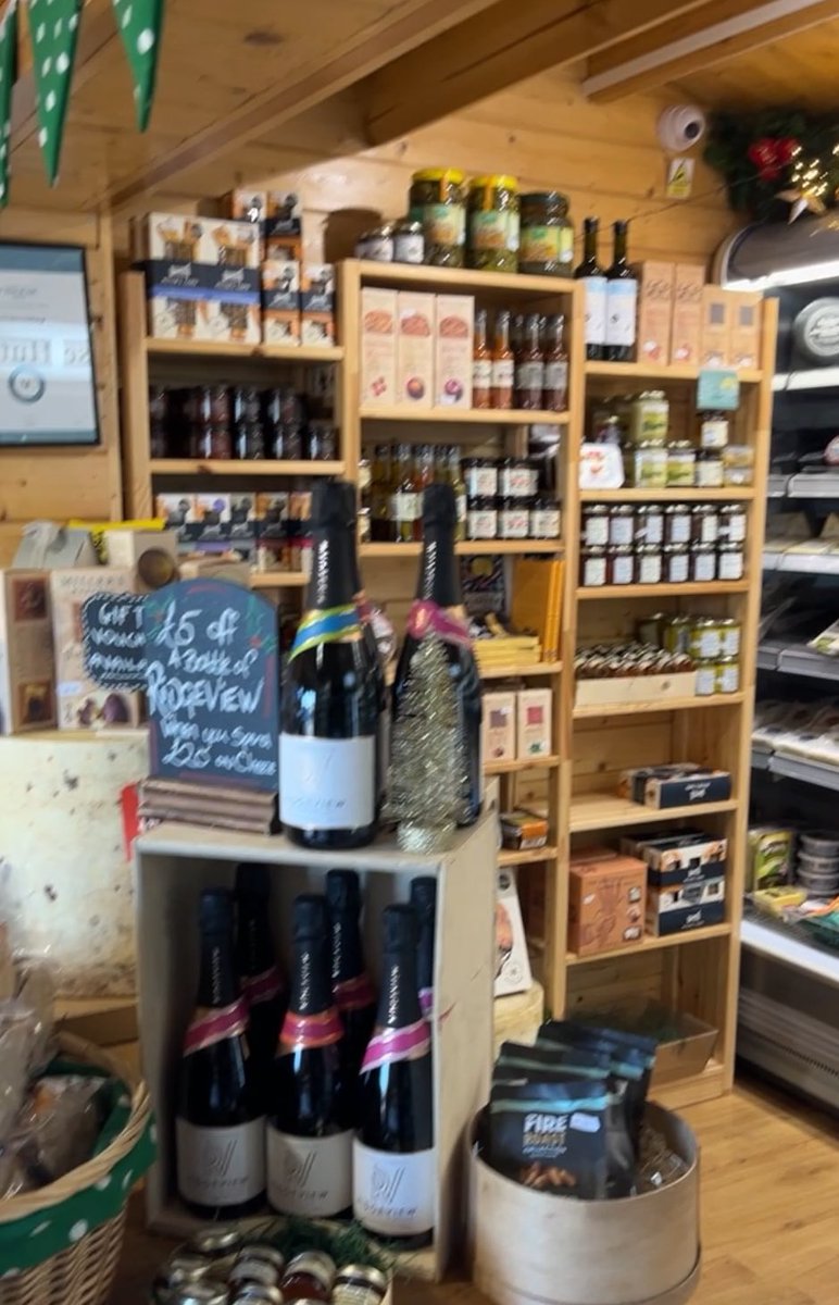 TheCheeseHut1's tweet photo. There is still time to come down today &amp; select your #festive #Christmas #Cheese If you can brave the weather we will be open till 4pm today maybe come &amp; try something new as well! #supportlocal #Buylocal #Supportindependantbusinesses https://t.co/7LNDR8QHmC