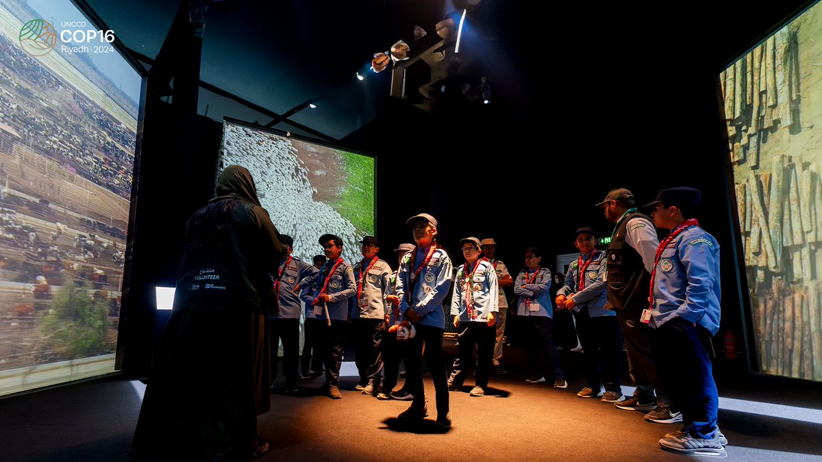 It’s People’s Day at #COP16Riyadh. From youth innovators, to women heroes to community champions, people from all across the globe are joining #COP16 to help rewrite Earth’s story; to transform land, heal landscapes and build a sustainable future.  
#OurLandOurFuture #UNCCDCOP16 https://t.co/8LT6MAuUtg