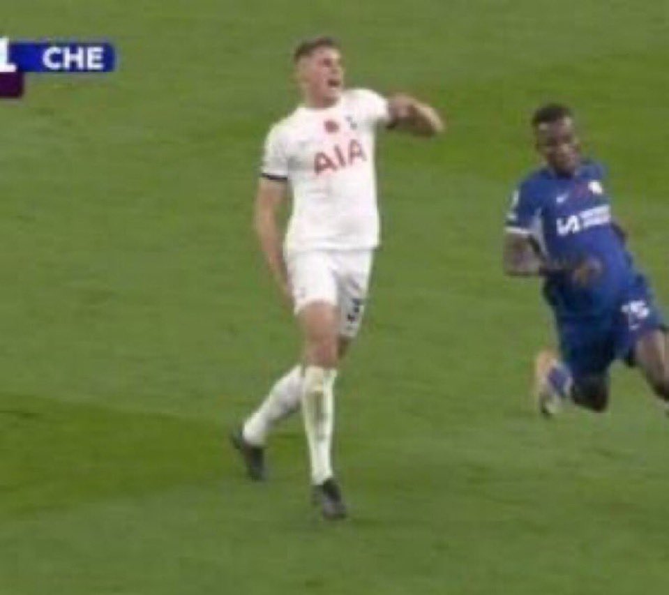 The moment kumasi boy tries to speak English😀🙃😀