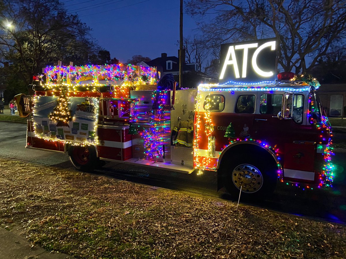nremtp06's tweet photo. @atcrockhillsc well represented by students who withstood bitter cold @RockHillSC1995 Christmas Parade. @RockHillSchools https://t.co/MqvCiAFGJ2