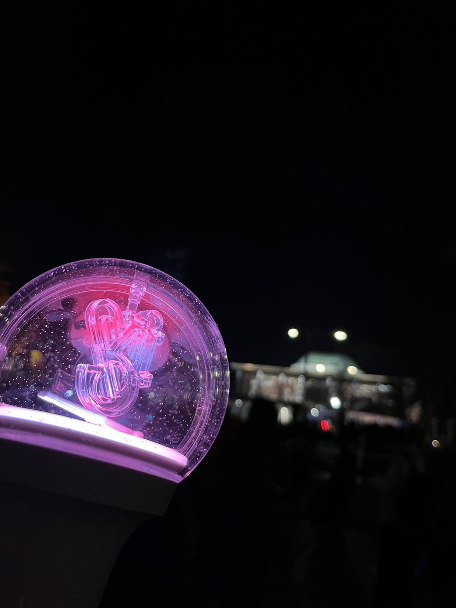 kervedogs's tweet photo. 다음 버전은 더 밝은 아이해봉으로 plz. https://t.co/ZHC4q7bKMq