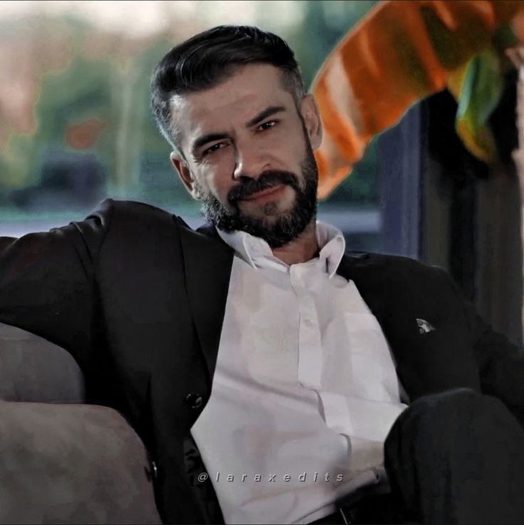 mercyaura190412's tweet photo. Erkeklere su bile verilmez ama isterseniz size çeşme bile yaptiririm 💞
#RüzgarAksoy #BarunSobti
#MichelleMorrone #MertRamazanDemir https://t.co/rD1Z2s3LKq