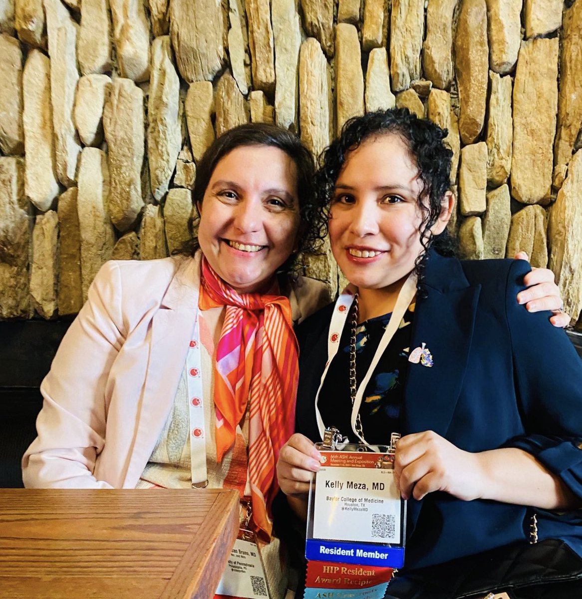KellyMezaMD's tweet photo. The session was very rewarding #ASH24. It was a great chance to connect with excellent faculty and fellow #ASHtrainees π₯³π«
I was especially happy to meet Dr. @XimeJordan in person. She has supported and motivated me throughout my journey. Her encouragement has made a big difference βΌοΈπ