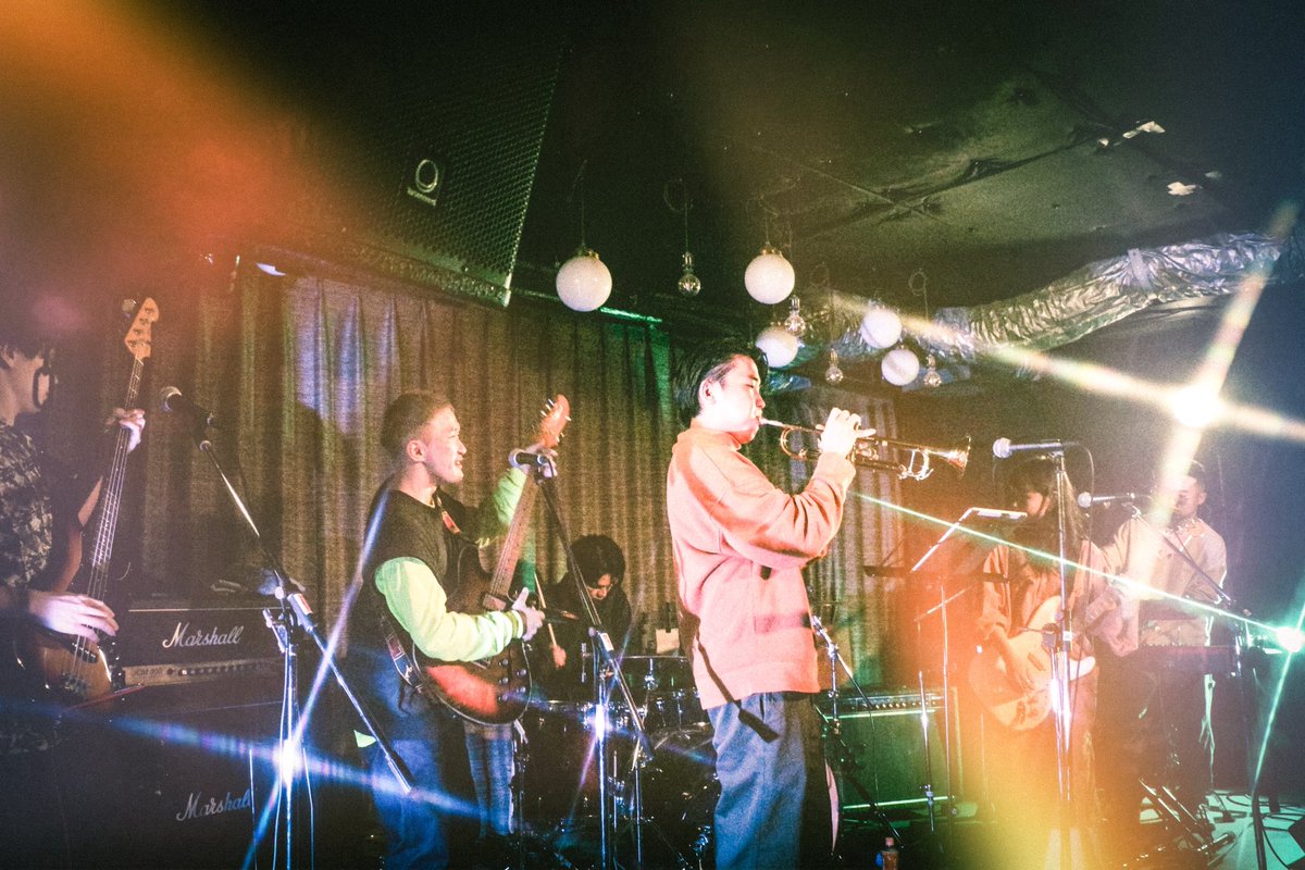 namiuchi_lab's tweet photo. - Live Photo -
2024/12/03
『Open Lab. #2 』
@ 下北沢近道

Namiuchi Lab. 企画ライブでは、トランペット入りの特別編成でお届けでした！
🎺@miyo_kappa 

📸@9_171__ https://t.co/bszXTm6KGP