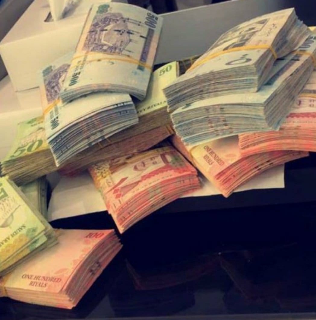 #قعيد_المجد. سلام عليكم  مبروووك تم قبول طلبك لحين
 تبقت لديك خطوة واحدة لتتوصل بالمبلغ وهي 
رتويت🔃
ارسال اسمك ورقم جوالك عبر الخاص 
وسنكمل معك إجراءات التحويل مباشره

السحب من الرتويت سنسحب اسمه......