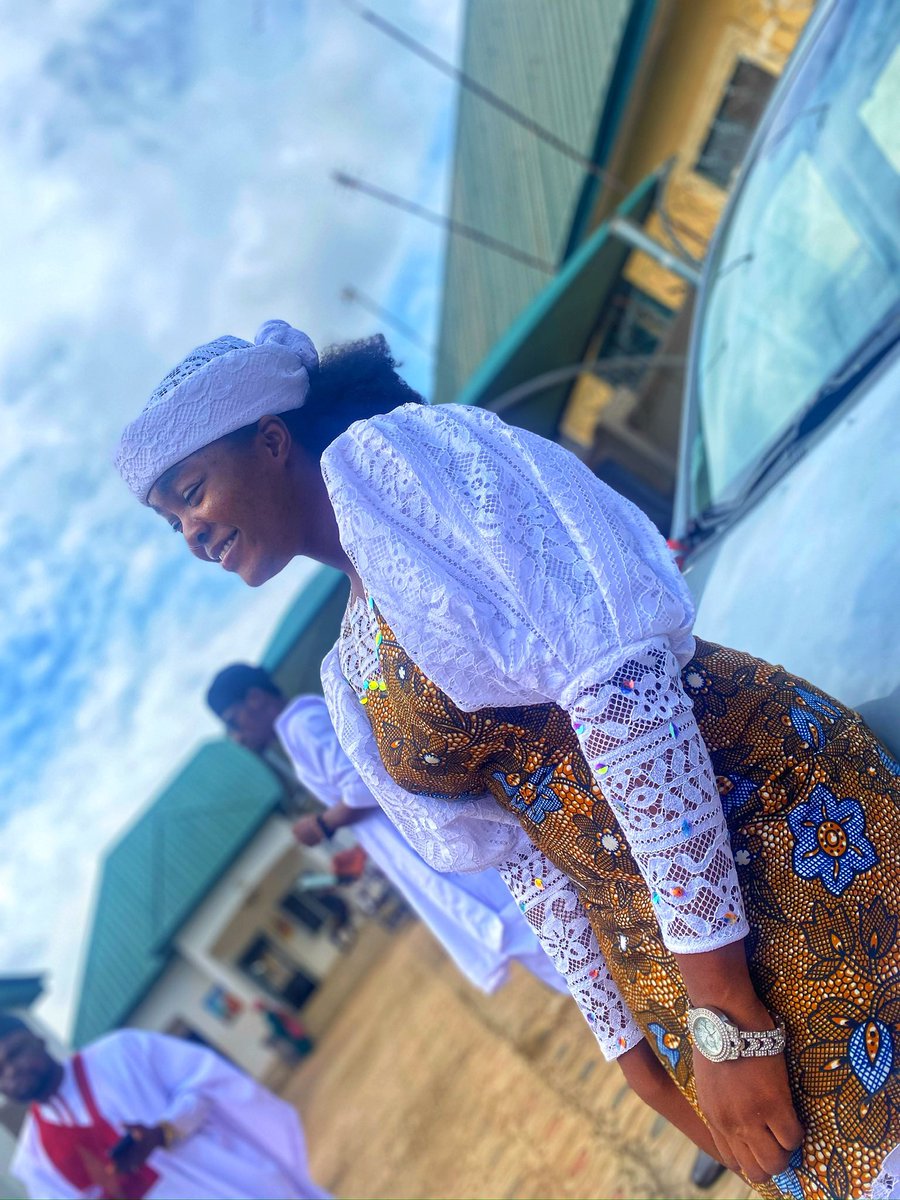 d_ocheido's tweet photo. I shared my story about how I wanted to marry someone that was “broke”

And I saw a lot of comments highlighting the fact that “why was I trying to marry someone who didn’t have money”

I think it’s time I address this mindset a lot of ladies have 

Oh Yes. I would have married the man if he treated me right

Because even though he didn’t have at the time, he was very hardworking. I’ll give him that. It was a only a matter of time I knew we could build together 

Haven’t you seen men that had money before and even lost it later?

We don’t pray for that but things happen.

Will you then leave your home because you hit a rough patch?

Some of you treat men like tools. Tools to solve your financial problems. I don’t think this is fair

No wonder men treat us badly. Because for some of us as long as he has a house and then has a car??? You’re good to go

He can abuse you, cheat on you and disrespect you

But you prefer that? than to build with a young man who will treat you right but not be able to afford all the flashy things in the very moment 

Some of us have younger brothers who are still in our parents house hustling. But you want to kill someone else’s son who just finished school and is hustling and we tag him “broke” because he has not reached the top yet

The hypocrisy and partiality is just ridiculous 

I think we need to bring this balance

This is the mindset thing I keep talking about. Ladies too have terrible mindsets 

Why can’t we work and make money too?

The guy went to school. You wen to school too

Why can’t we hustle too so no man can take you for granted just because he thinks he has a few bucks?

For me, marriage is all about partnership 

We build 

We grow

We hold each other’s hands through thick and thin.

He respects me, I respect him.

He’s not a tool for me to use and I’m not a tool either

We are two human beings, of equal value and deserving of love.

If this is not what’s gonna happen, I don’t want it.

#womanengraced