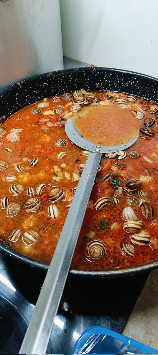 DiosaDescarriad's tweet photo. Y caracoles en salsa.
Ahora a prepararme una buena comida y un aperitivo https://t.co/Pu1t8PKmNp