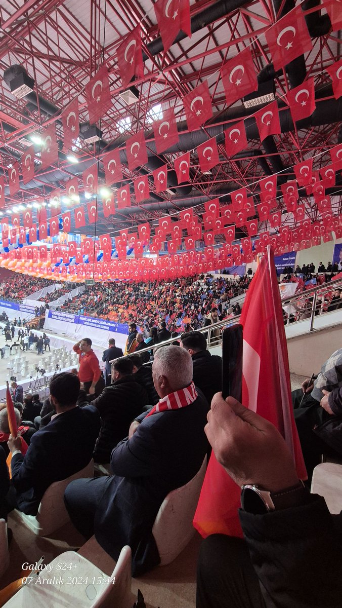 celalceliknrt's tweet photo. Cumhurbaşkanımız ve Genel Başkanımız Sayın Recep Tayyip Erdoğan'ın katılımlarıyla Gaziantep 8. Olağan Kongremizdeyiz.  
Cumhurbaşkanımız, Genel Başkanımız Sayın @RTErdogan’ı bekliyoruz.   #AkParti #Gaziantep https://t.co/6rIifKIHd0