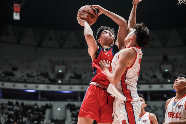 Dodifeels's tweet photo. #FinalDBLJakarta di indonesia Arena full house!!! Bukti olahraga kita bisa. basket indonesia jayaaa keren bgttt dehh 🔥 gaspolll pokoknya deh https://t.co/dnGBgGYcId