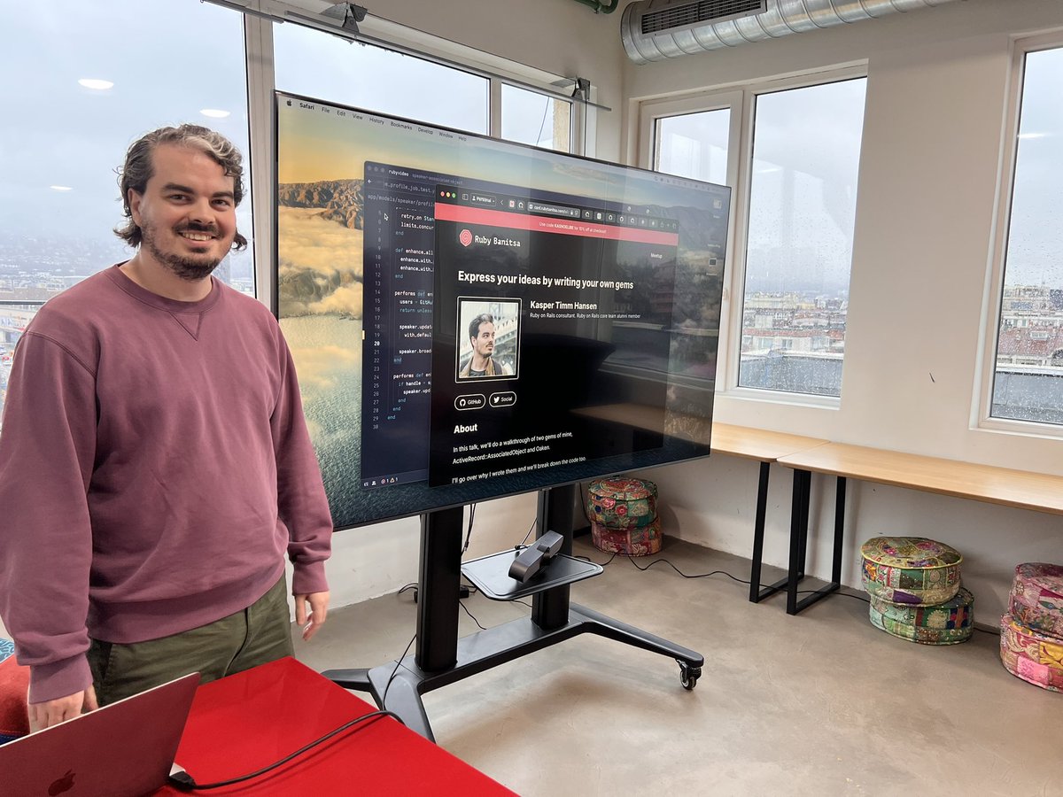 rubybanitsa's tweet photo. Kasper Timm Hansen (@kaspth) is going over his gems, live on Ruby Banitsa. Lovely code-and-tell session! https://t.co/fntiJHNbmq
