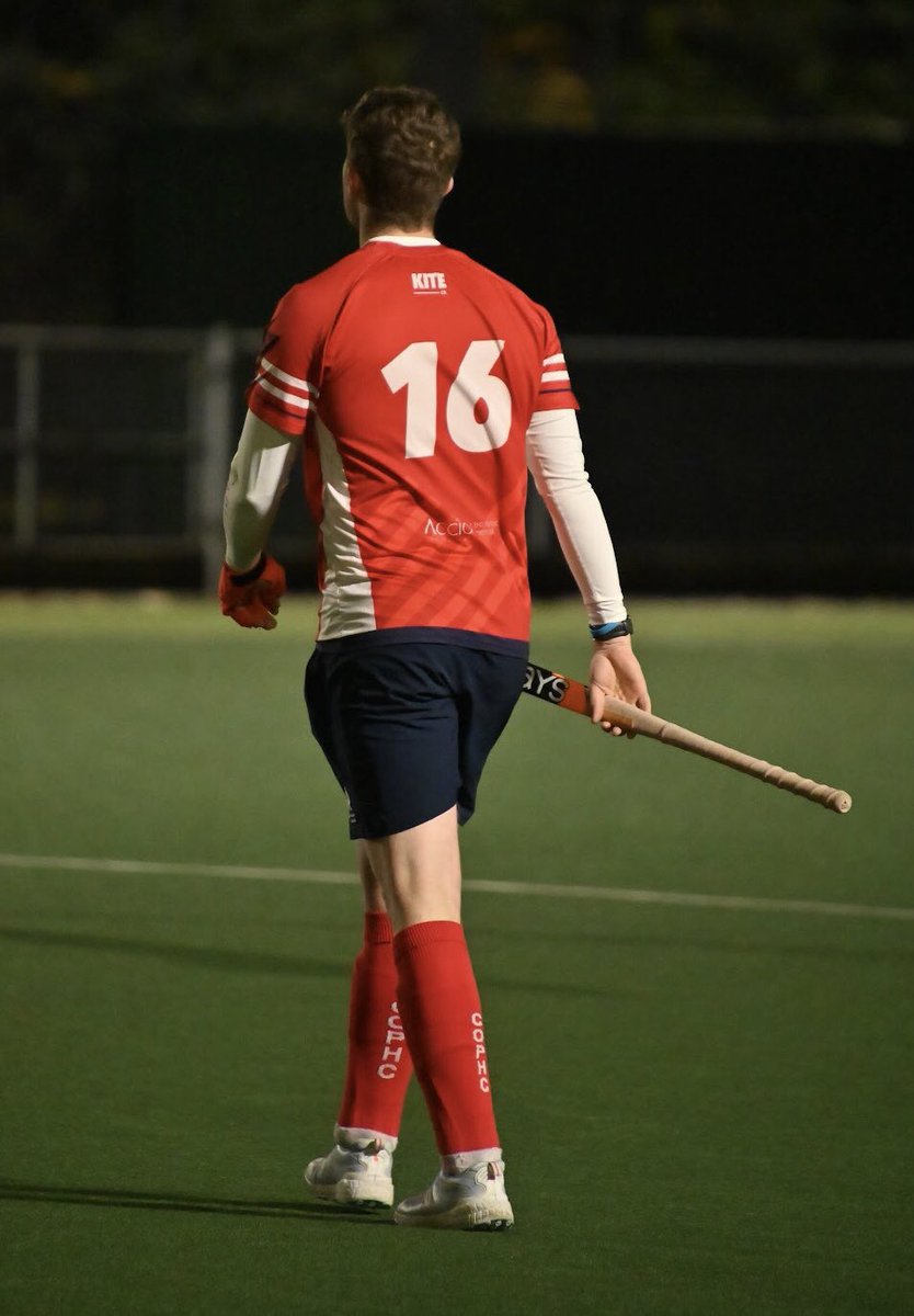RMullerz's tweet photo. Fab Friday night. 2.1 win v Bedford to stretch lead at the top of table. Super photos from @HockeyCaptured @GraysHockey https://t.co/oZgGn6HMjZ