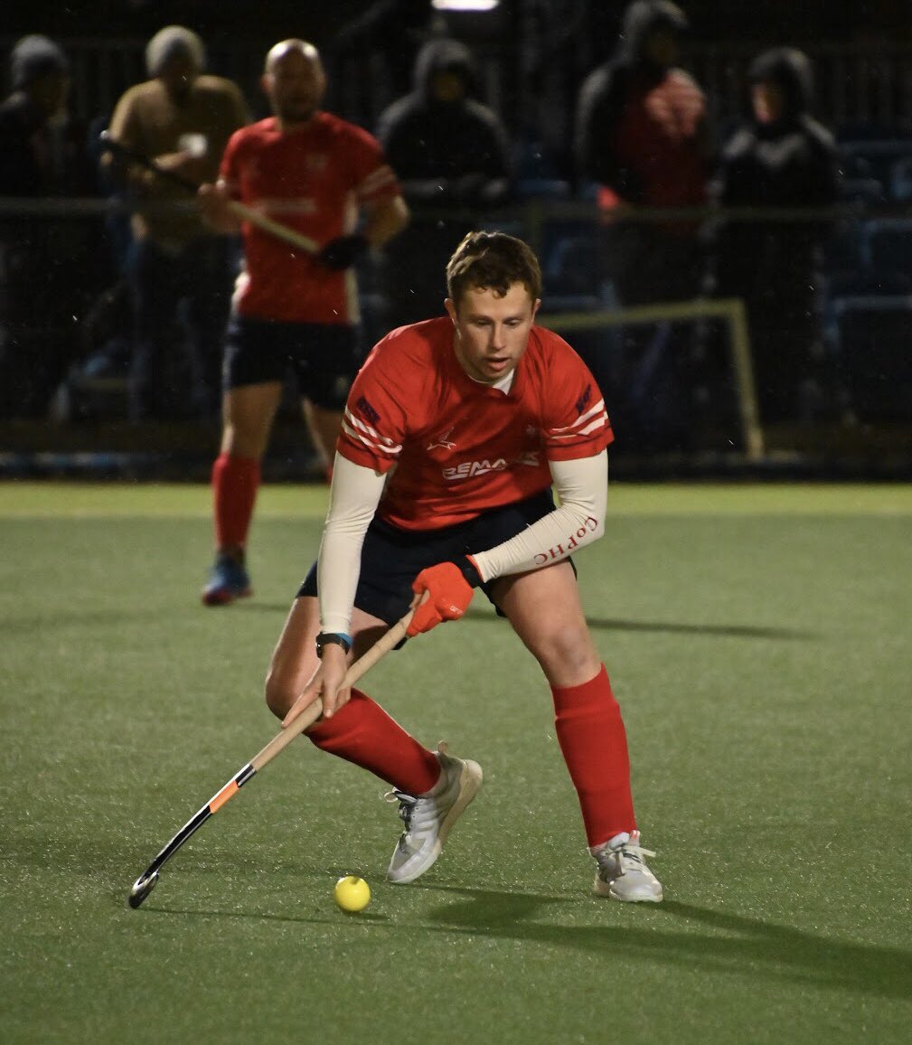 RMullerz's tweet photo. Fab Friday night. 2.1 win v Bedford to stretch lead at the top of table. Super photos from @HockeyCaptured @GraysHockey https://t.co/oZgGn6HMjZ