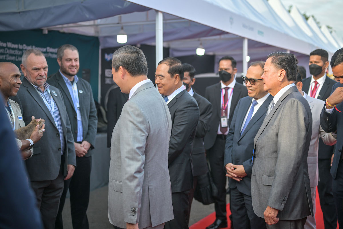 herorats's tweet photo. #APOPO welcomed Cambodia’s PM Dr. Hun Manet & Dr. Ly Thuch, CMAA VP, to our exhibition at the 5th Mine Action Review Conference in Siem Reap. Their support has been vital to piloting innovative methods, transforming lives in Cambodia and beyond. 🇰🇭 #MineFreeWorld #RevCon5 https://t.co/7TUrlv85Rq