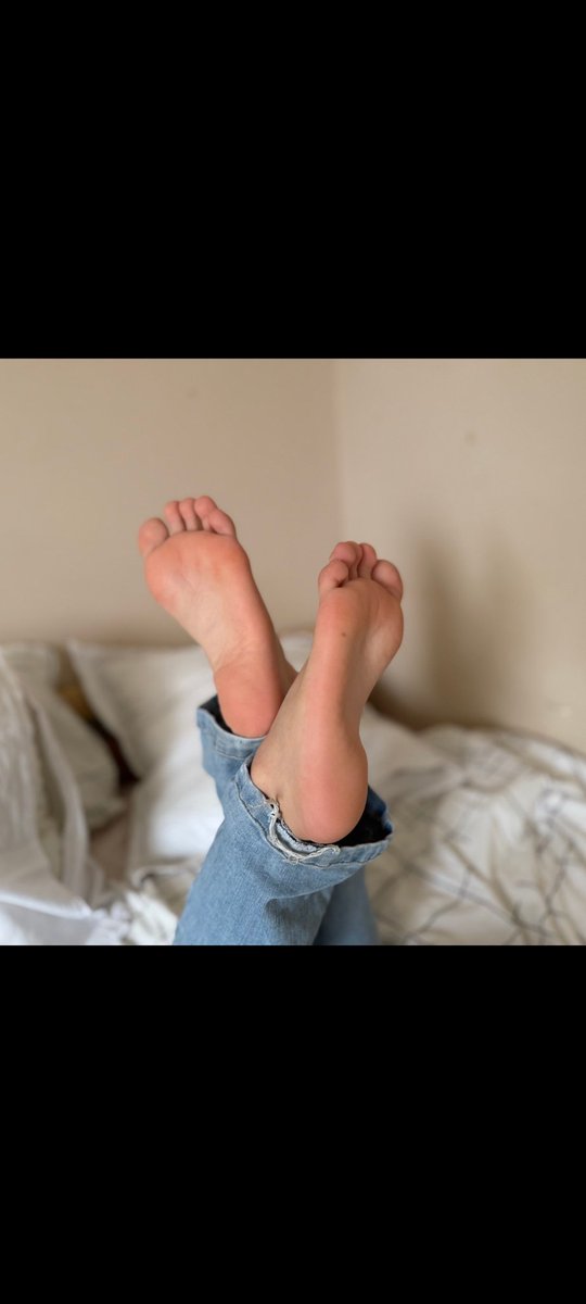 Malaa443's tweet photo. Footjob van chak awm ve https://t.co/wMtmn16pU5
