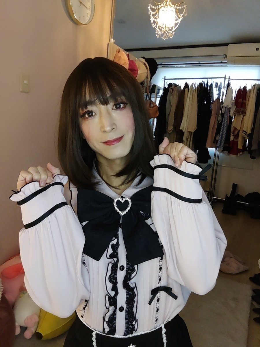 crow2yuri's tweet photo. 久しぶりに女装してきました✨
メイク忘れかけてて時間かかっちゃったけど、COSWITCHさんで制服来てみたり、カワイイブラウス着てみたり、久々に楽しめました♪ https://t.co/e96phhgSpv