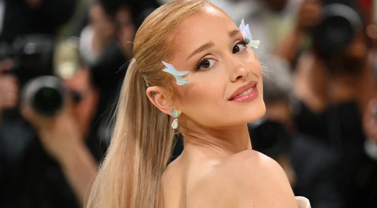 AboutMusicYT's tweet photo. Most streamed female artists on Global Spotify (06/12):

1. Taylor Swift
2. Ariana Grande
3. Billie Eilish
4. Rosé
5. Sabrina Carpenter https://t.co/cM19cj7YLB