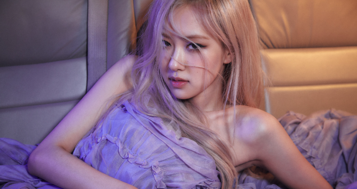 AboutMusicYT's tweet photo. Most streamed female artists on Global Spotify (06/12):

1. Taylor Swift
2. Ariana Grande
3. Billie Eilish
4. Rosé
5. Sabrina Carpenter https://t.co/cM19cj7YLB